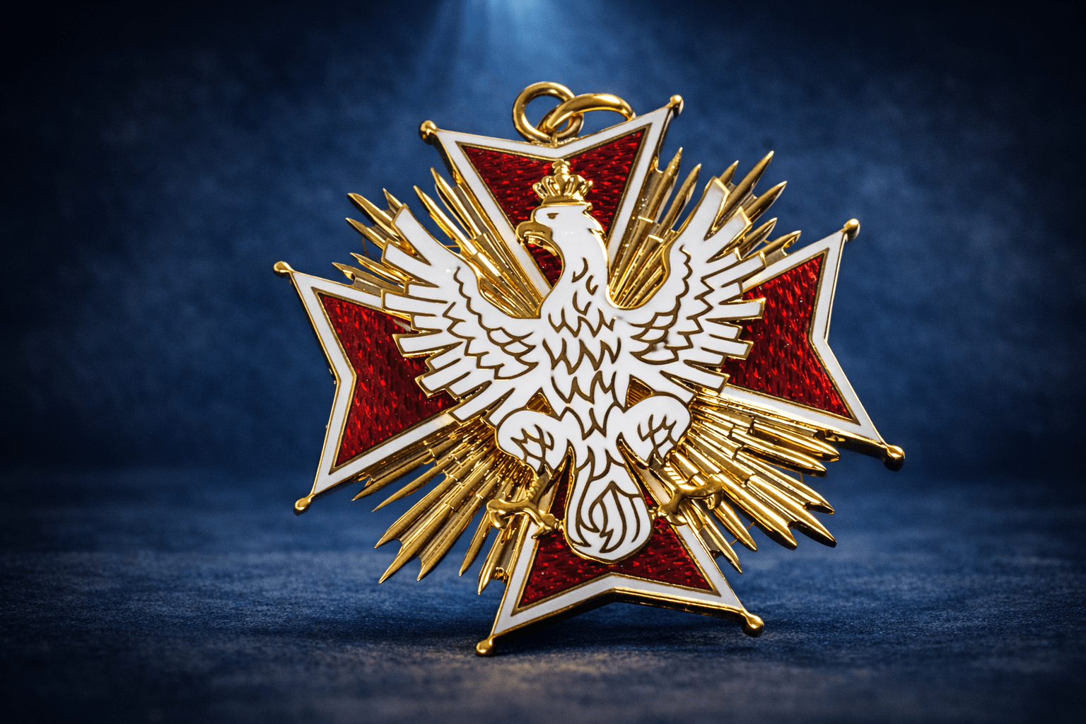 Medal okolicznościowy z detalami w złocie